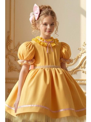 Riccotarz Kız Çocuk Palyaço Yaka ve Fırfırlı Beli Inci Şerit Detaylı Balon Kollu Kabarık Sarı Abiye