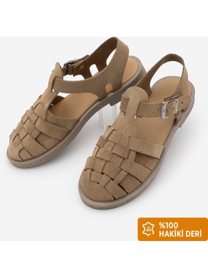 Marjin Kadın Hakiki Deri Bilekten Bantlı Tokalı Önü Kapalı Şeritli Olive Günlük Sandalet Vesola Toprak Süet