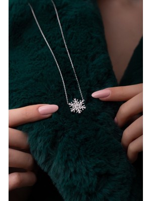 PremiumPort 925 Ayar Gümüş Kar Tanesi Kadın Kolye, Zarif ve Şık Takı