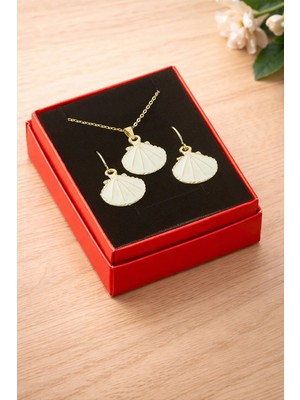 İlkyaz Fashion Istiridye Mineli Kutulu Kolye Set