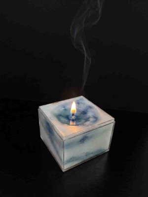 Floryn Dekoratif Mermer Desenli Kare Mum Mavi Beyaz El Yapımı Şık Masa Üstü Mum