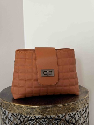 Şık ve Kullanışlı Kadın Çanta | Günlük & Özel Gün Kombinlerine Uygun