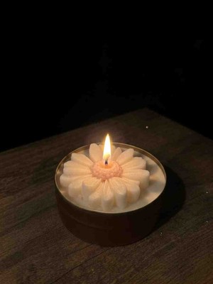 Floryn El Yapımı Çiçek Mum – Dekoratif Masa Üstü Mum