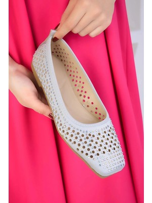 No 35 Moda Gri? Kadin Babet MC2024