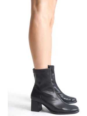 No 35 Moda Tia Siyah Cilt Kalın Topuklu Kare Burunlu Kısa Bot & Bootie