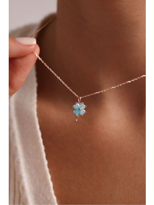 PremiumPort Gümüş Rose Kaplama 4 Yapraklı Yonca ve Mavi Taşlı Kolye