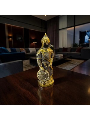 Sleep Nova Osmanlı Zırhlı Savaşçı Biblo – Altın Işlemeli Lüks Tarihi Dekor Objesi