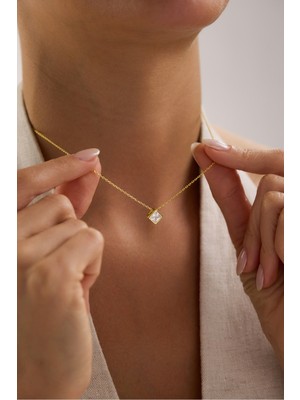 PremiumPort 925 Ayar Gümüş Gold Kaplama Kare Tasarım Tektaş Kolye