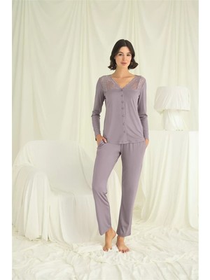 bebekokusu Yakası Kolu ve Omzu Dantelli Boydan Düğmeli Pijama Takımı