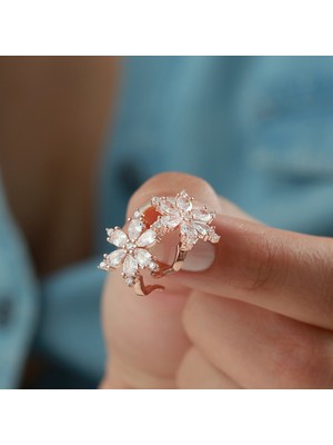 PremiumPort 925 Ayar Gümüş Lotus Çiçeği Küpe, Zarif ve Parlak Tasarım