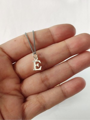 PremiumPort 925 Ayar Gümüş E Harf Kolye Ucu Zincirsiz, Şık ve Zarif Takı Parçası