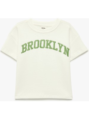 Koton Pamuklu Kısa Kollu Bisiklet Yaka Nakışlı Oversize Tişört