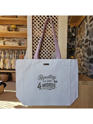Koyu Gri Renkli Tekrar Eden Kelimeler Logo Tasarımı Modern Aynı 4 Kelime Baskılı Naturel Kanvas Bez Çanta Pudra Sap Beyaz Cırt Cırtlı Suluk Tutuculu - Büyük