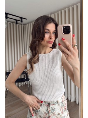 Sue Store Beyaz Sırtı Dantel Detaylı Dekolteli Triko Bluz
