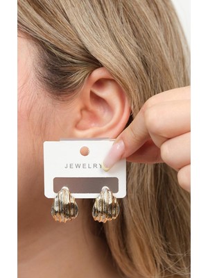 PremiumPort Şık ve Modern Kadın Küpe, Zarif Takı Aksesuarı, Günlük ve Özel Kullanıma Uygun