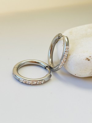 PremiumPort Zircon Taşlı, 18 mm Çaplı Çelik Halka Küpe, Şık ve Zarif Tasarım
