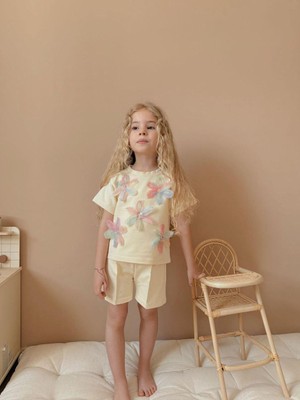 Butik Kız Çocuk 3 Boyutlu Çiçek Desenli Şortlu 2'li Takım