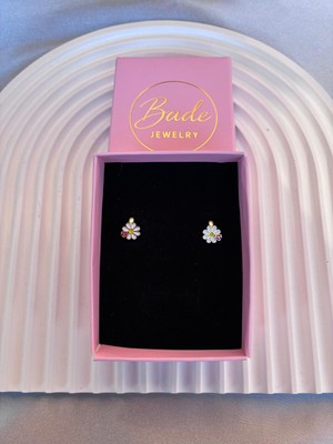 PremiumPort Renkli ve Şık Çocuk Küpesi, Güvenli ve Rahat Kullanım Için Tasarlandı