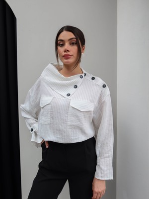Esra Helvacı Dik Yaka Düğmeli Çizgili Gömlek