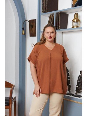 Rmg Yaka ve Kol Detaylı Yırtmaçlı Büyük Beden Bluz Camel