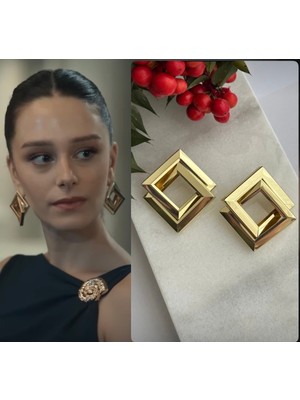 PremiumPort Altın Renkli Kare Küpe, Şık ve Modern Takı Aksesuarı