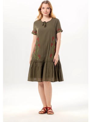 Eliş Şile Bezi Kısa Kol Gülbin Bağcıklı V Yaka Nakışlı Yazlık Vual Kısa Elbise Haki Hk