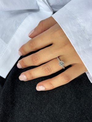 PremiumPort Parlak ve Şık Ayarlanabilir Yüzük, Zarif Tasarımıyla Stilinizi Tamamlar