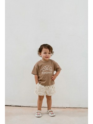 Blumi Kids Bebek Kurvasan Nakışlı Tişört ve Müslin Şort Takımı