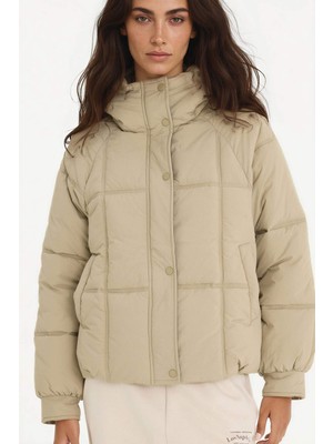 DeFacto Kadın Regular Fit Şişme Mont Haki Desenli XL Günlük Kullanım ve Konfor Sağlar