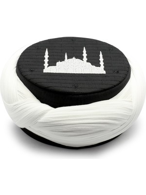 Sarıkhane Cami Sarığı – Beyaz Kumaş – Siyah Takke – Çapraz Sarım – Cami Nakışlı – 7 Metre