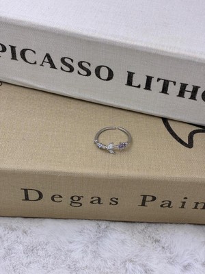 Hedef Bijuteri Gümüş Renk Lila Zirkon Taşlı Yaprak Detaylı Ayarlanabilir Minimal Pirinç Yüzük