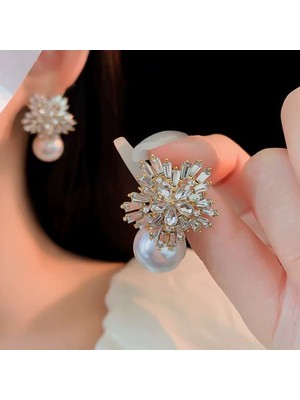 PremiumPort Parlak Çelik Zirkon ve Kristal Çiçekli Incili Küpe, Hediye Kutusunda