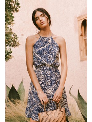 Armonika Kadın Lacivert-Beyaz Boyundan Bağlamalı Beli Kuşaklı Eteği Fırfırlı Elbise ARM-23Y001112