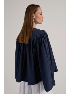 Minaaise Kısa Oversize Büzgülü Poplin Bluz Lacivert