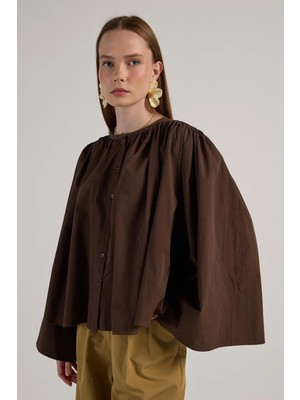 Minaaise Kısa Oversize Büzgülü Poplin Bluz Kahve