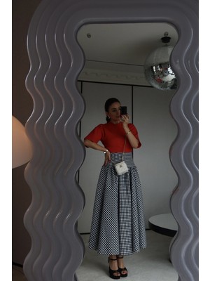 Özge Özgenç Pötikareli Salaş Etek