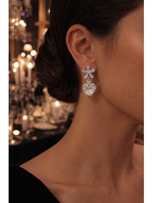 PremiumPort Parlak Taşlı Kalp Figürlü Silver Renk Paslanmaz Çelik Sallantılı Küpe