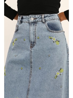 Vellichor Çiçekli Nakış Detaylı Uzun Denim Etek- Mavi
