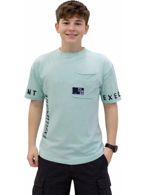 İrem Çocuk Giyim Erkek Çocuk Exellentlife Yazı Desenli Kolları Yazılı Cepli Yeşil Renk Kısa Kol Tişört