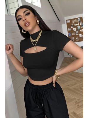 bebekokusu Kadın Siyah Göğüs Dekolteli Yarım Kollu Cut Out Crop Top Bluz