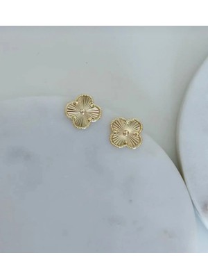 PremiumPort Şık ve Zarif Figürlü Kadın Küpe, Modern Tarz Aksesuar