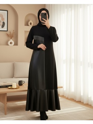 Moda Morfo Deri Detaylı Metal Zincirli Elbise -Siyah