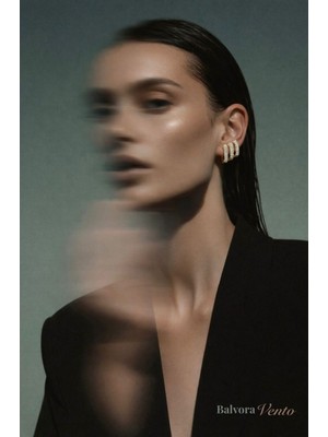 PremiumPort Kadın 14K Altın Dikdörtgen Halka Küpe, Şık ve Zarif Takı Parçası