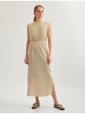 Koton Kolsuz Bisiklet Yaka Yırtmaç Detaylı Kemerli Parlak Pileli Piliseli Uzun Elbise