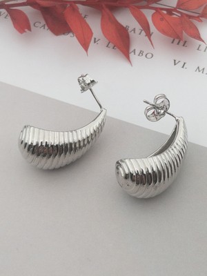 PremiumPort Şık Çizgili Gözyaşı Damla Küpe 2,7 Cm, Zarif Tasarım