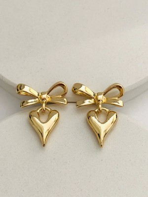 PremiumPort Şık Çelik Fiyonk Kalp Küpe, Zarif ve Modern Takı Seçeneği