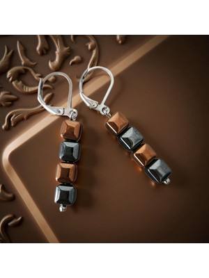 PremiumPort Parlak Hematit Taşlı Küp Çelik Küpe, Zarif ve Modern Tasarım