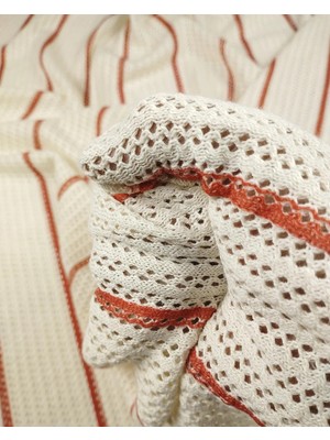 Kumaş Parça Ekru Kırmızı Renklerde Triko Kumaş En: 140CM