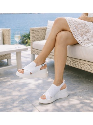 TwoEgoist Kadın Hakiki Deri Kalın Tabanlı 7,5 cm Dolgu Topuklu  Günlük Sandalet