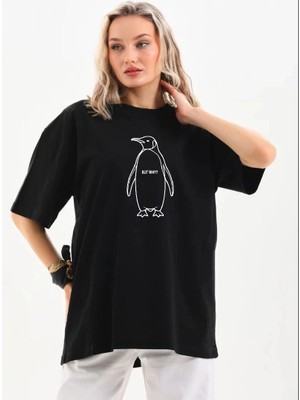 Asmedo Kadın T-Shirt Nihilist Penguen Baskılı Bisiklet Yaka Kısa Kol Yazlık Tişört - Siyah